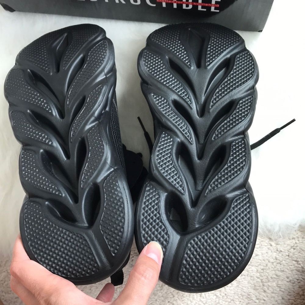 🚨🚨SOLD🚨🚨NWT Indestructible safety shoes - Picture 9 of 11